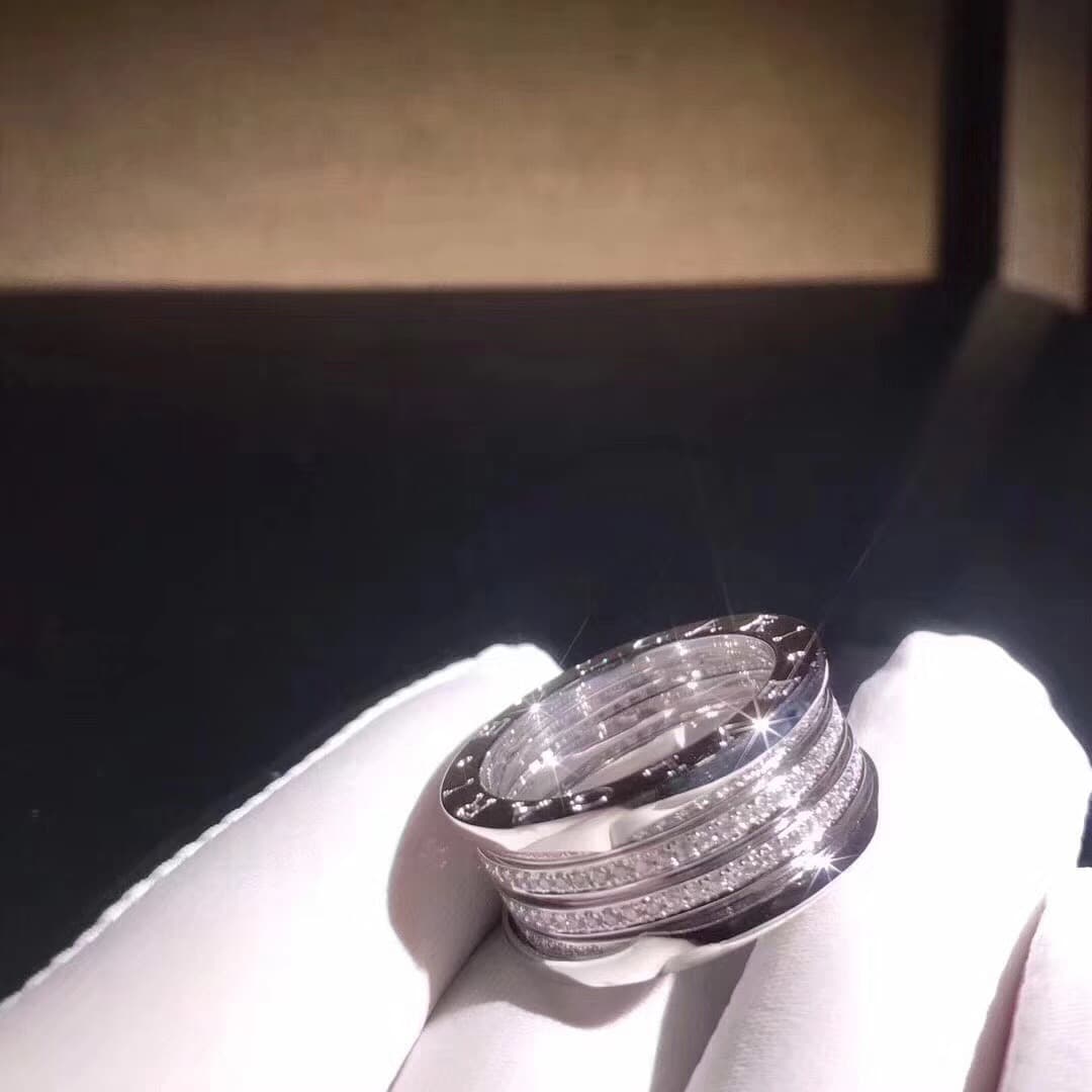 Кольцо Bulgari B.zero1 с бриллиантовым паве белое золото 3