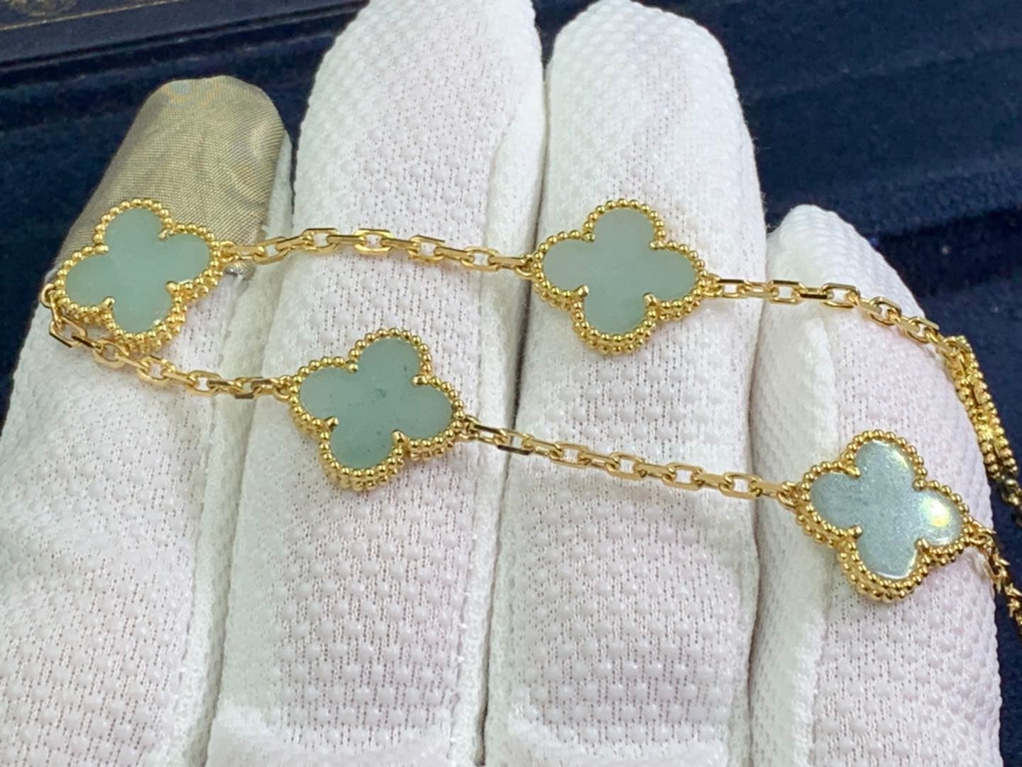 Колье Van Cleef & Arpels Vintage Alhambra с 10 мотивами перламутр, желтое золото 4