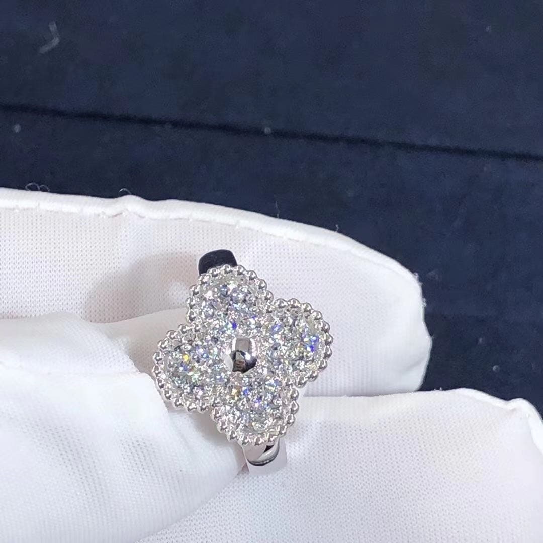 Кольцо Van Cleef & Arpels Alhambra белое золото, бриллианты 1