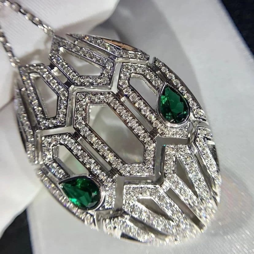 Колье Bvlgari Serpenti 2,63 ct