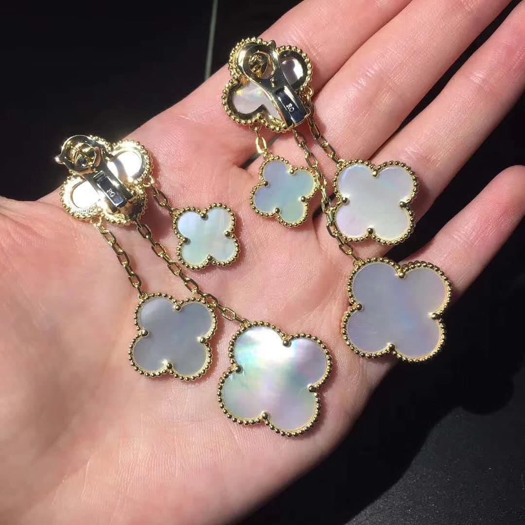 Серьги Van Cleef & Arpels, золото, перламутр 1