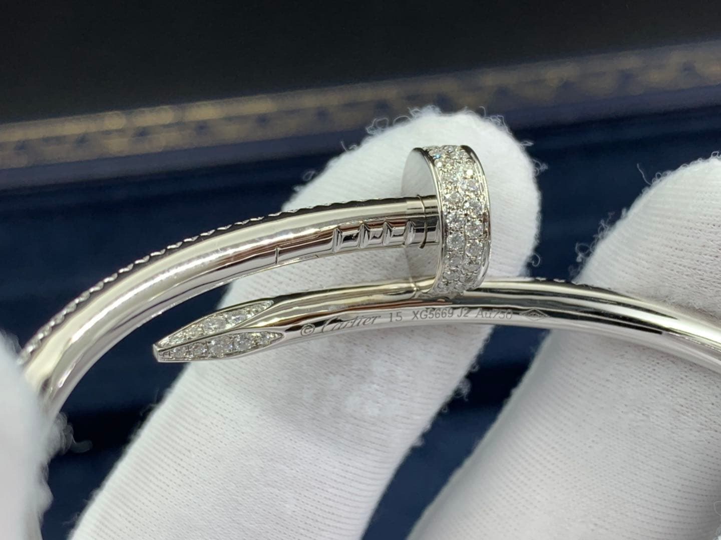 Браслет Cartier Juste un Clou классическая модель белое золото, бриллианты 12
