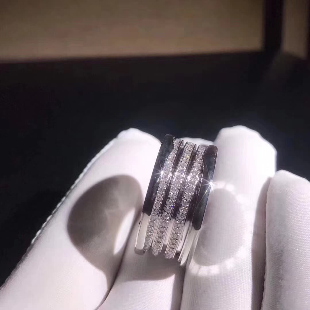 Кольцо Bulgari B.zero1 с бриллиантовым паве белое золото 2