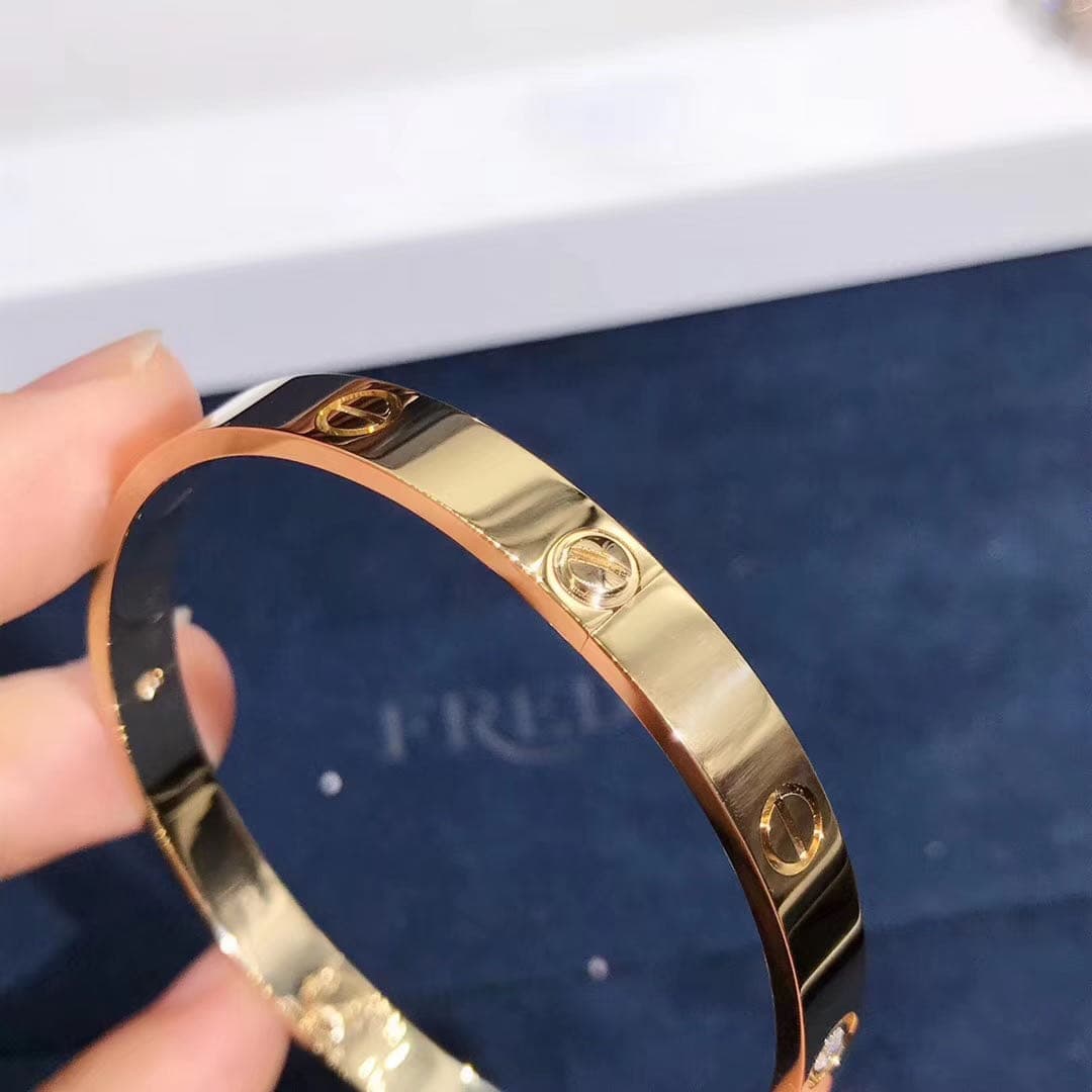 Браслет Cartier Love 4 бриллианта, желтое золото 2