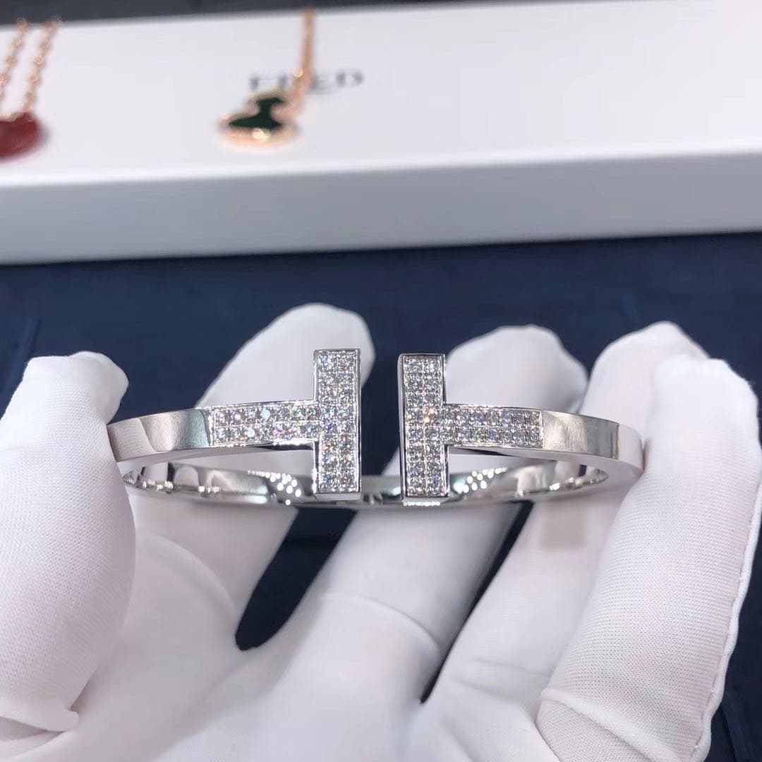 Браслет Tiffany T с бриллиантовым паве белое золото 1