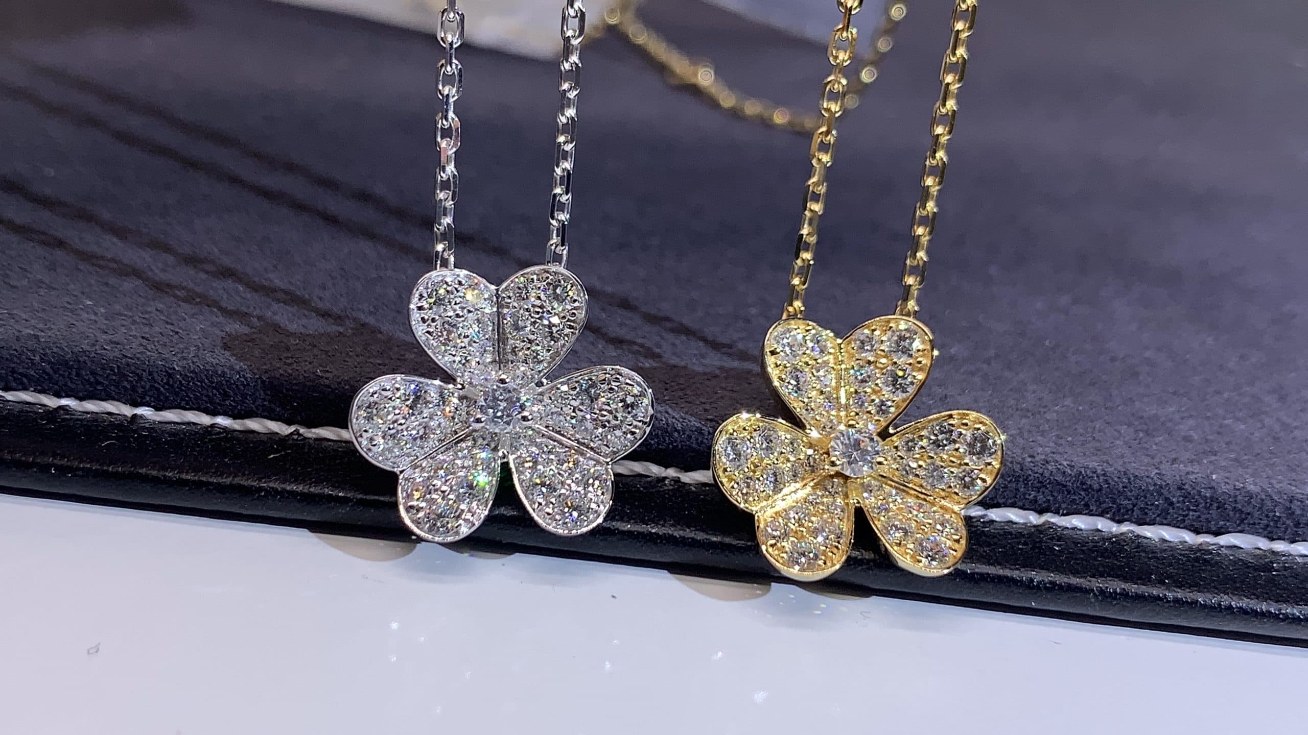 Колье Van Cleef & Arpels 1