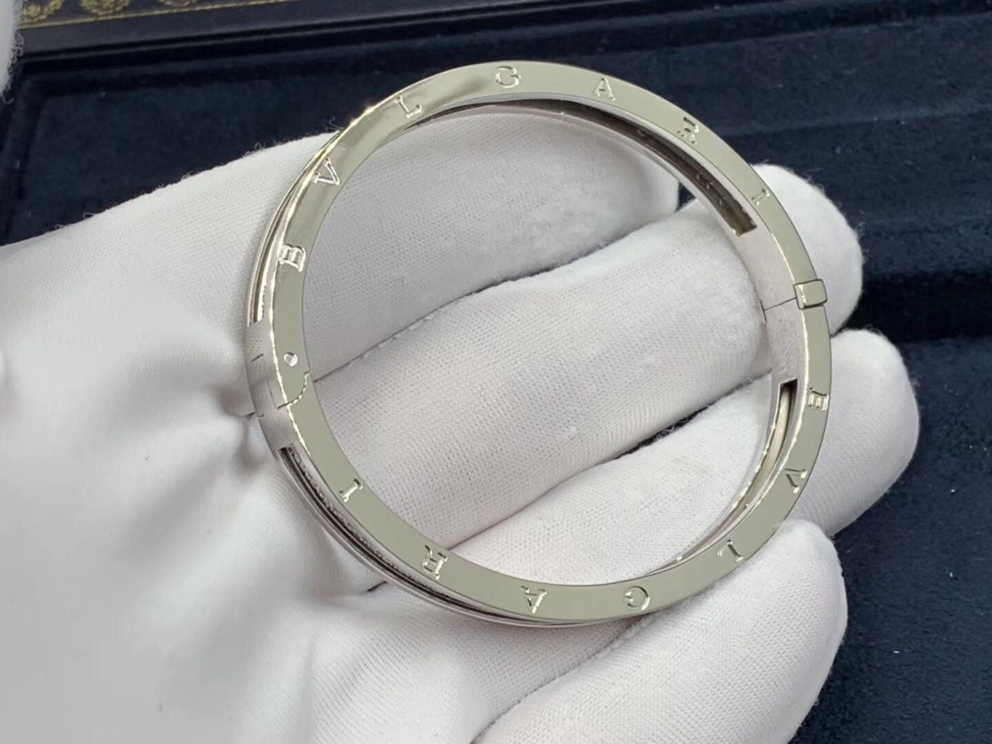 Браслет Bulgari B.zero1 бриллианты, белое золото 6