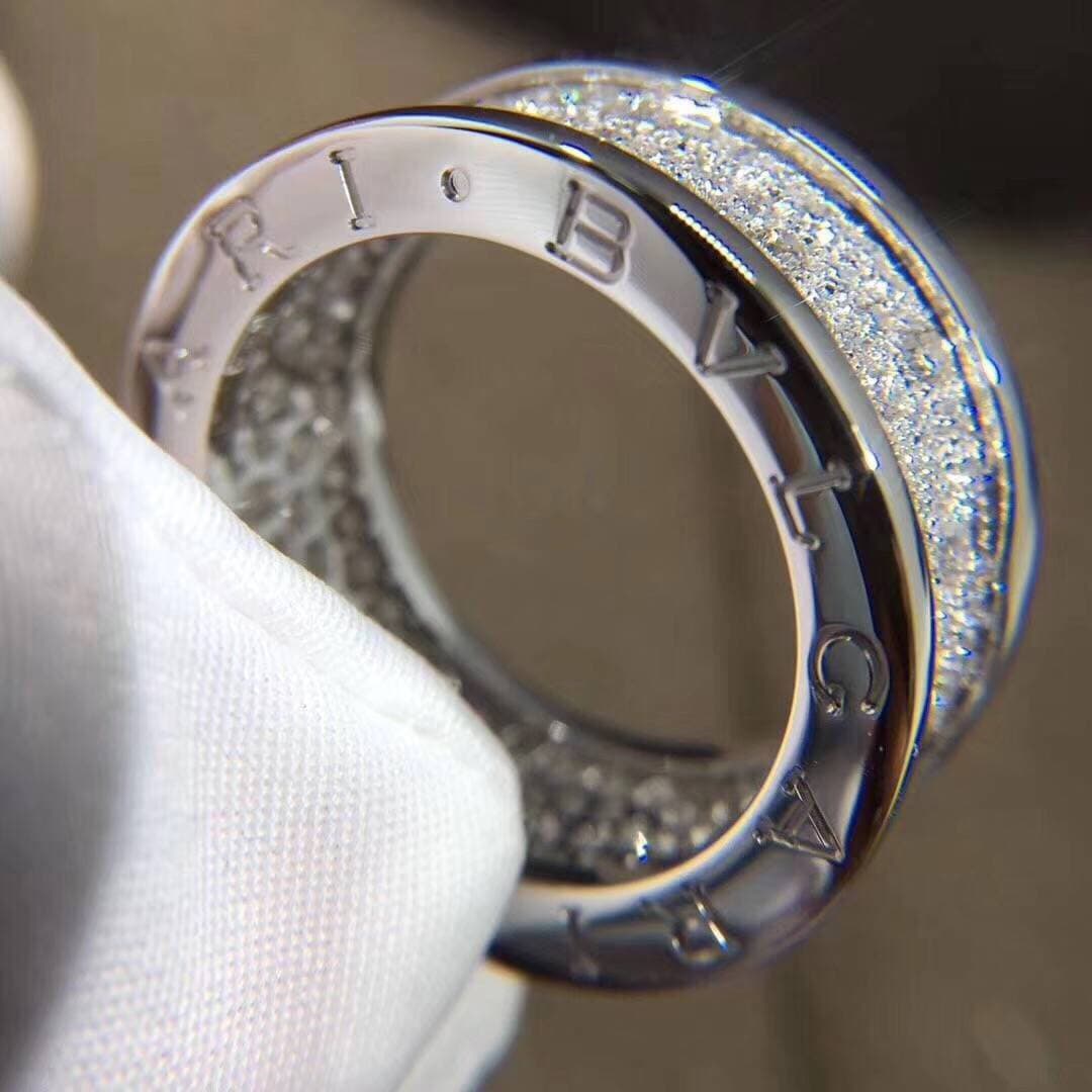 Кольцо Bulgari B.Zero1 бриллианты, белое золото 6