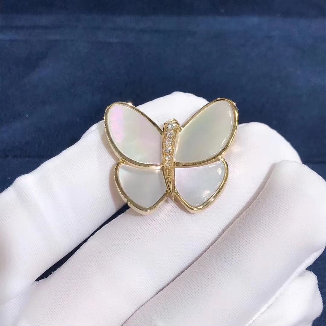 Брошь Van Cleef & Arpels бриллианты, перламутр, желтое золото 1