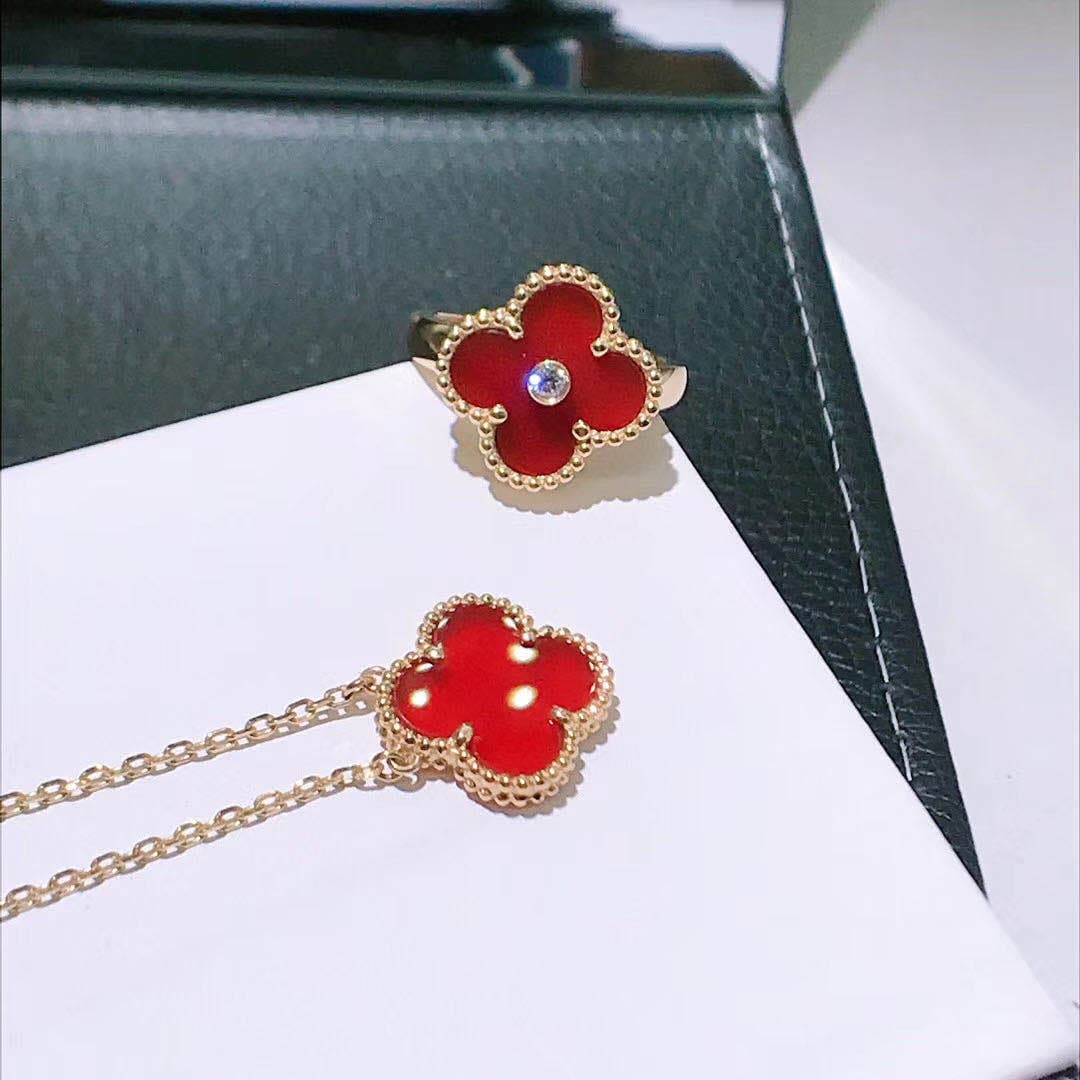 Кольцо Van Cleef & Arpels желтое золото, сердолик, бриллиант 2