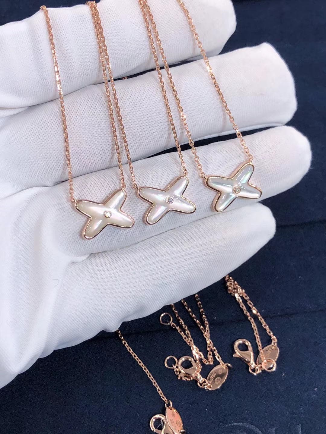 Подвеска Chaumet Jeux De Liens розовое золото, белый перламутр, бриллианты 5