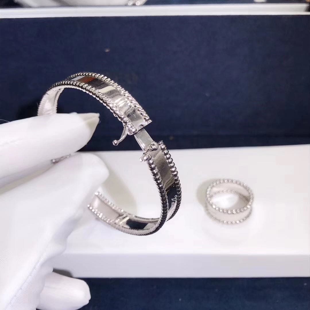 Браслет Van Cleef & Arpels Perlee Signature белое золото 5