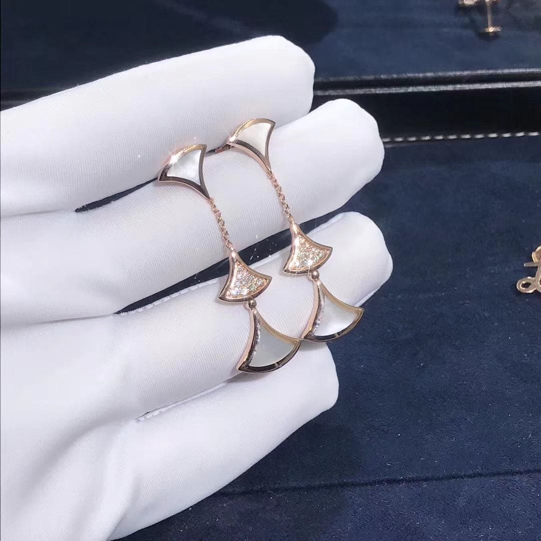 Серьги Bulgari Diva’s Dream бриллианты, перламутр, розовое золото 2