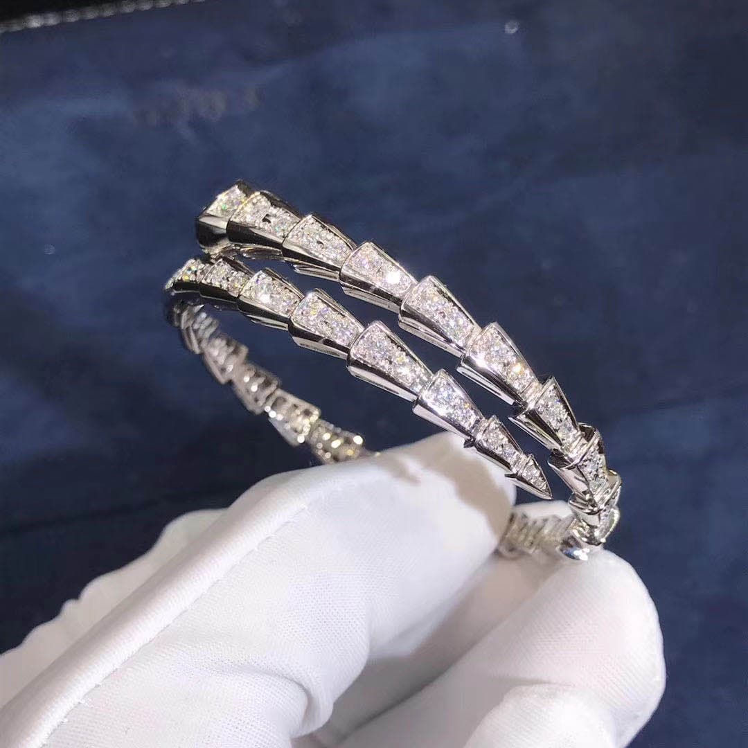 Браслет Bulgari Serpenti с бриллиантовым паве белое золото 1