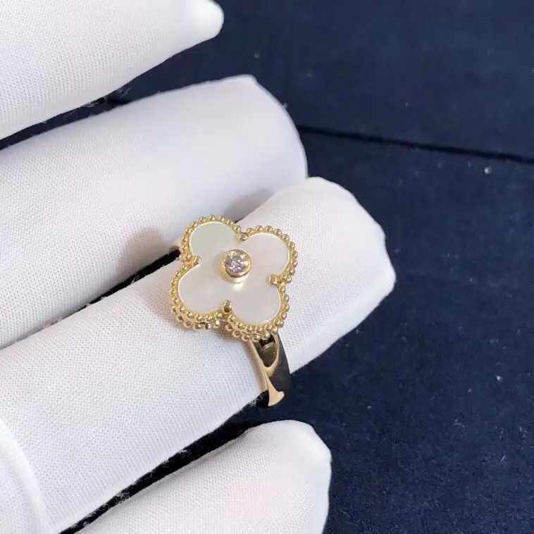 Кольцо Van Cleef &amp; Arpels Vintage Alhambra /желтое золото, перламутр, бриллиант/