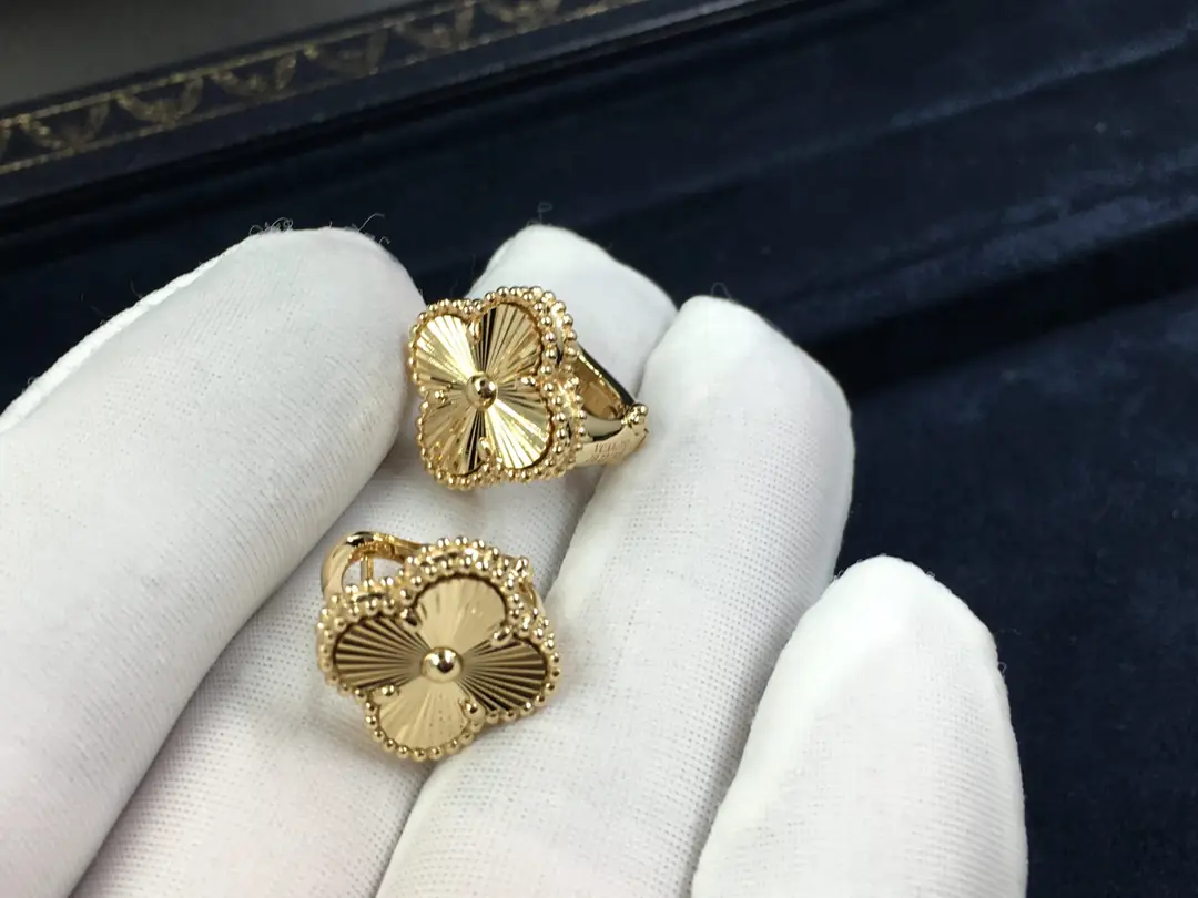 Винтажные серьги Van Cleef Alhambra /желтое золото/