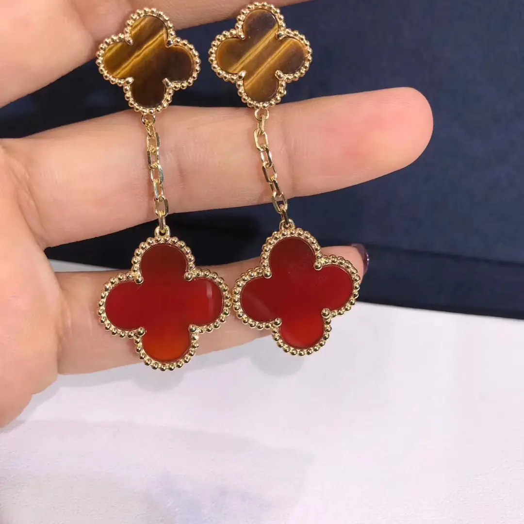 Серьги Van Cleef Magic Alhambra с 2 мотивами /желтое золото, тигровый глаз, сердолик/