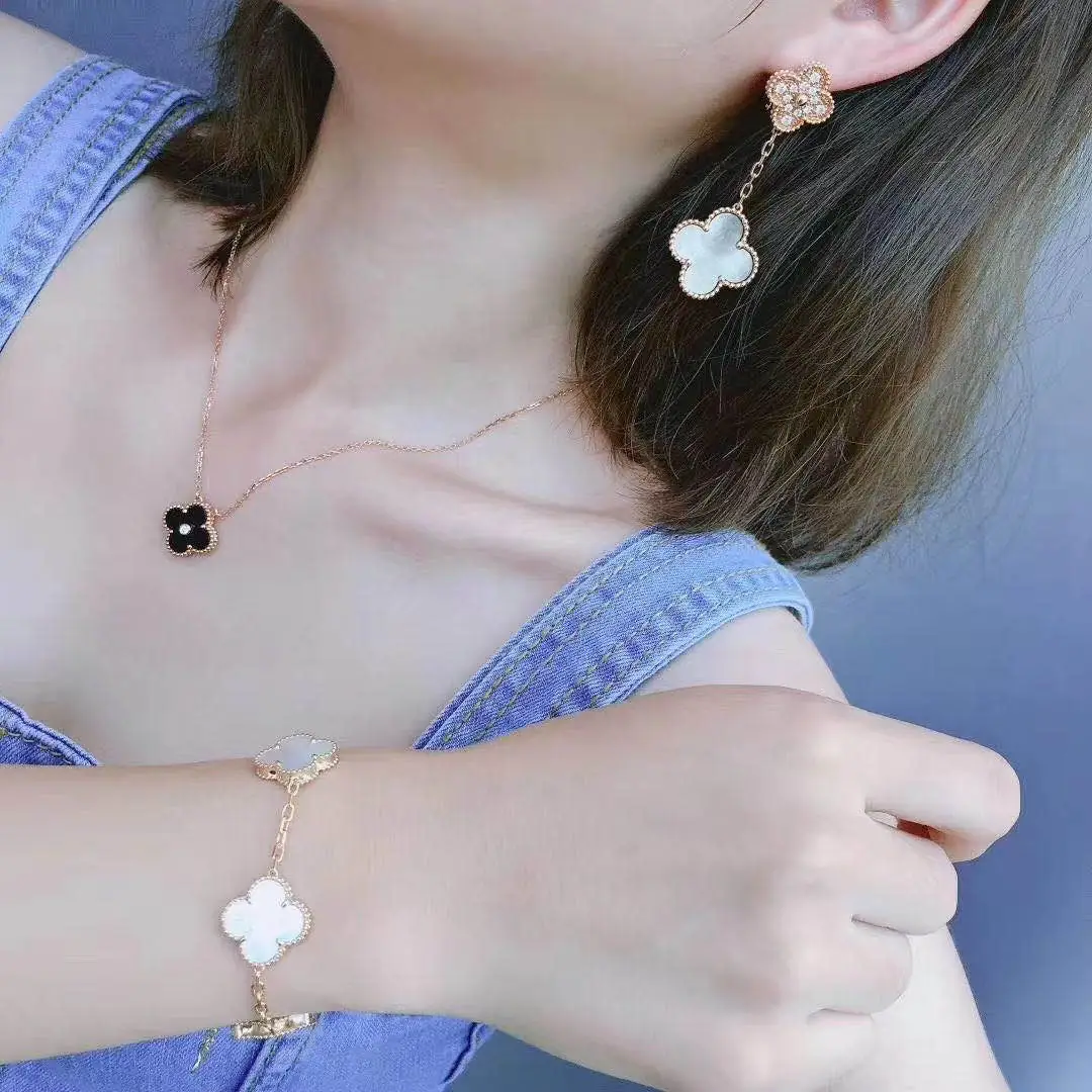 Серьги Van Cleef Magic Alhambra с 2 мотивами /розовое золото, бриллианты, перламутр/ 9