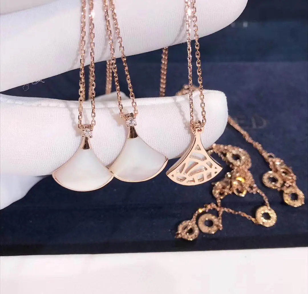 Колье Bulgari Divas’ Dream /бриллианты, перламутр, розовое золото/ 4