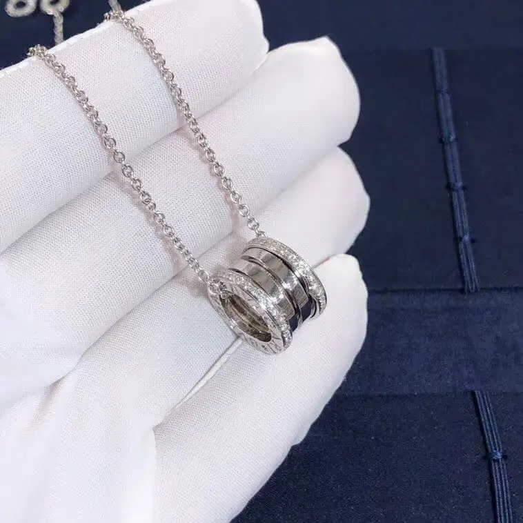 Подвеска Bulgari B.zero1 с бриллиантовым паве /белое золото/