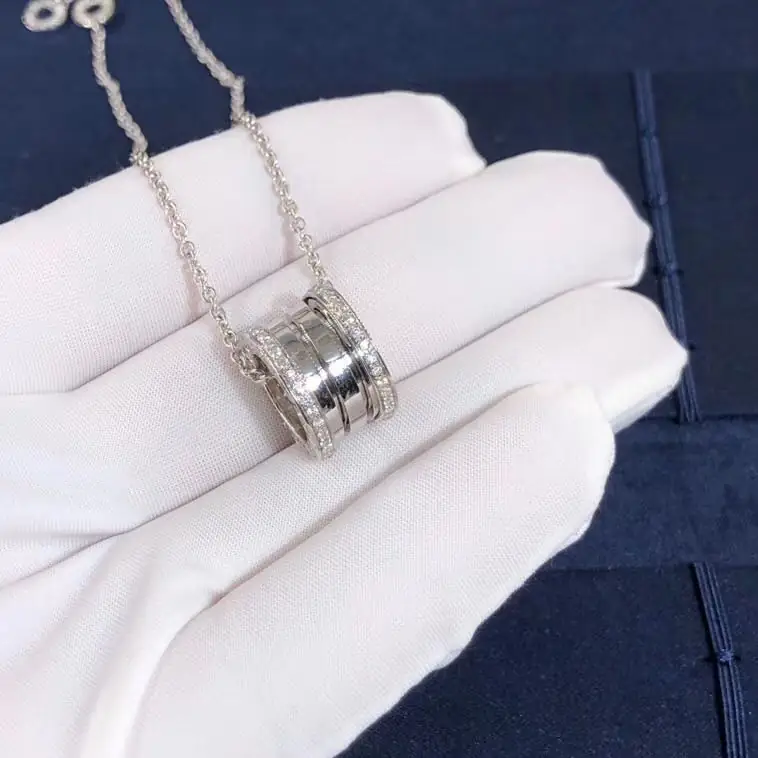 Подвеска Bulgari B.zero1 с бриллиантовым паве /белое золото/ 3