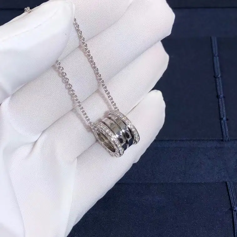 Подвеска Bulgari B.zero1 с бриллиантовым паве /белое золото/ 4