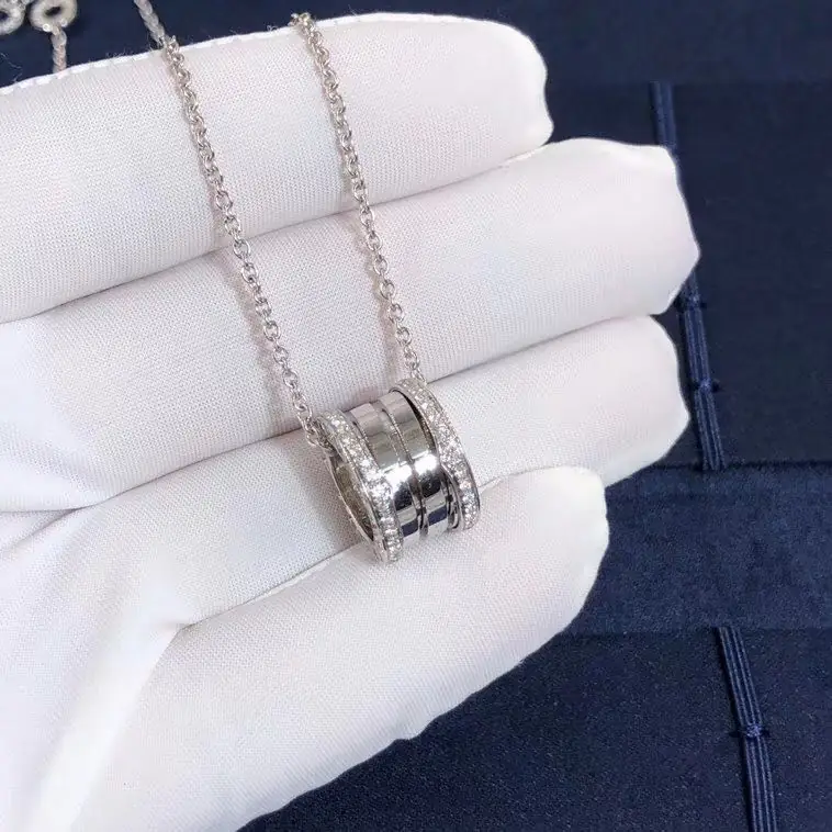 Подвеска Bulgari B.zero1 с бриллиантовым паве /белое золото/