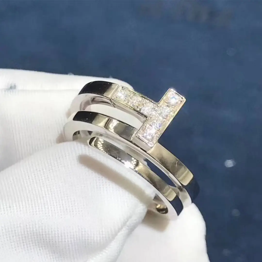 Кольцо Tiffany & Co /бриллианты, белое золото/