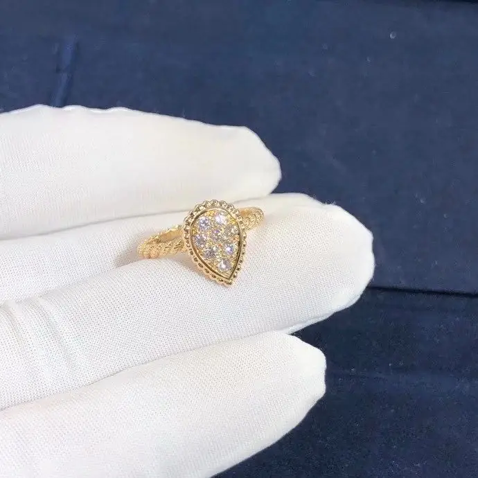 Кольцо Boucheron Serpent Bohème мотив маленького размера /желтое золото, бриллианты/