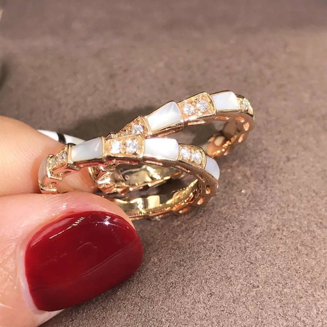 Кольцо Bulgari Serpenti 2 витка /желтое золото, бриллианты, перламутр/