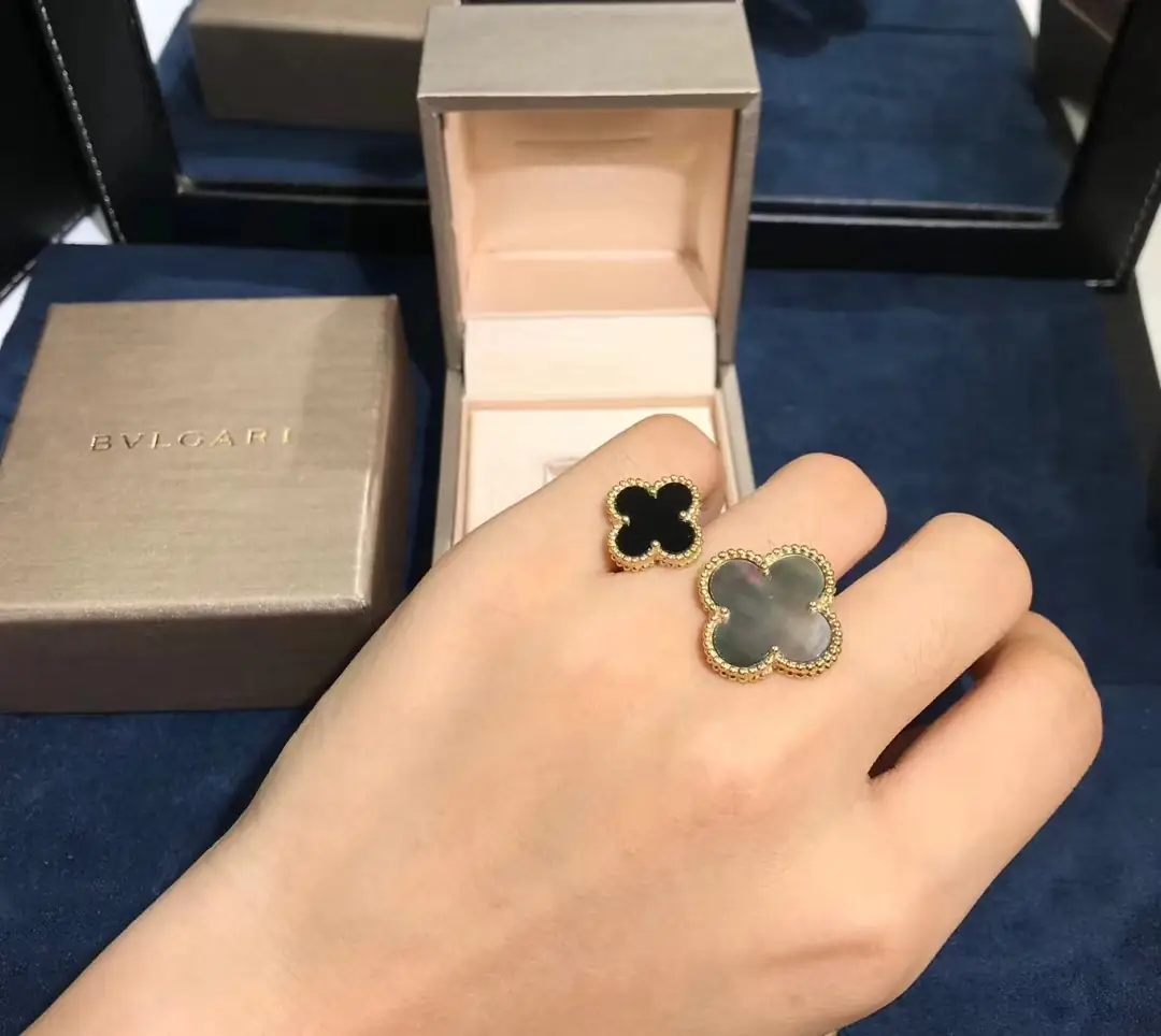 Кольцо Van Cleef и Arpels Alhambra /желтое золото, черный оникс, перламутр/ 4