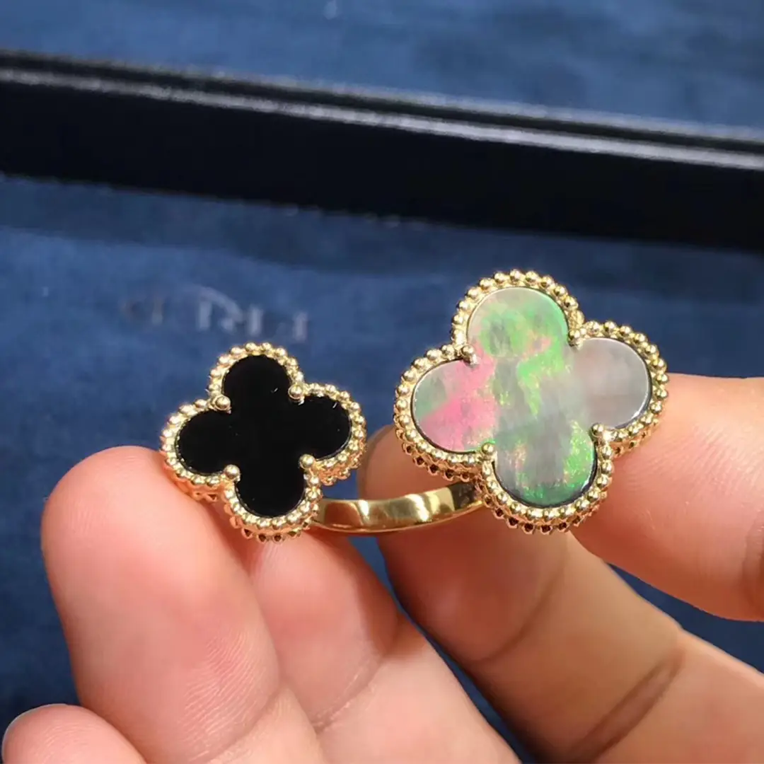 Кольцо Van Cleef и Arpels Alhambra /желтое золото, черный оникс, перламутр/