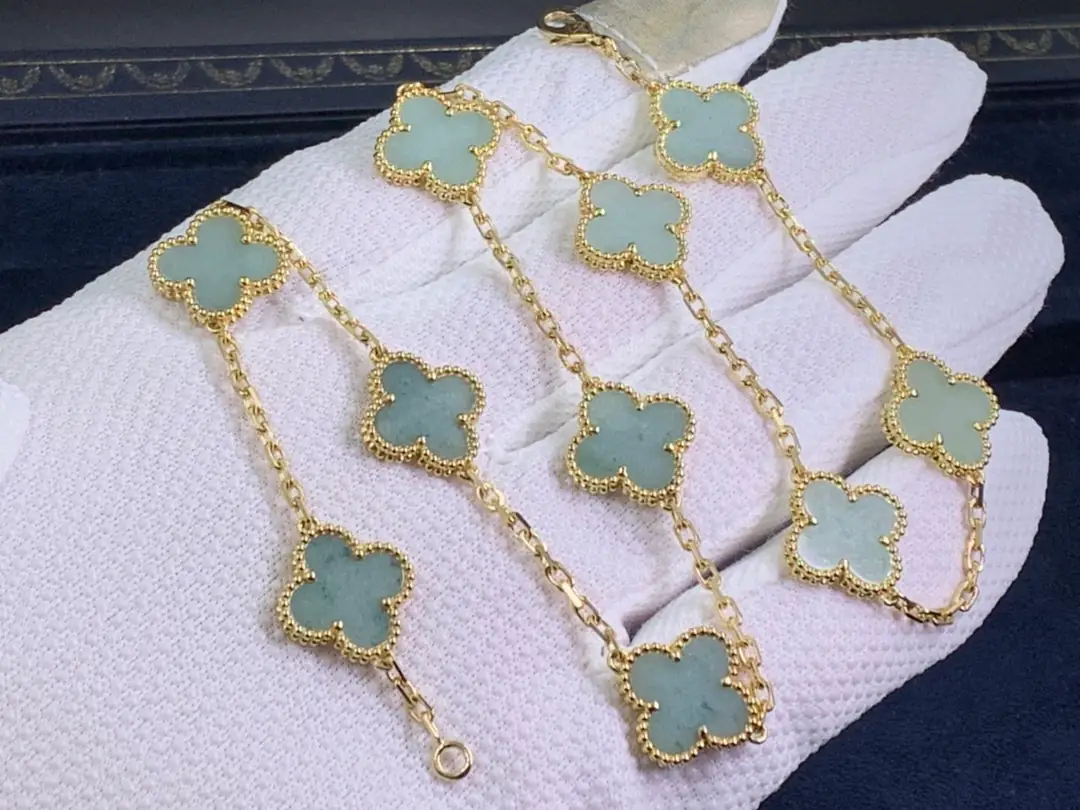 Колье Van Cleef & Arpels Vintage Alhambra с 10 мотивами /перламутр, желтое золото/