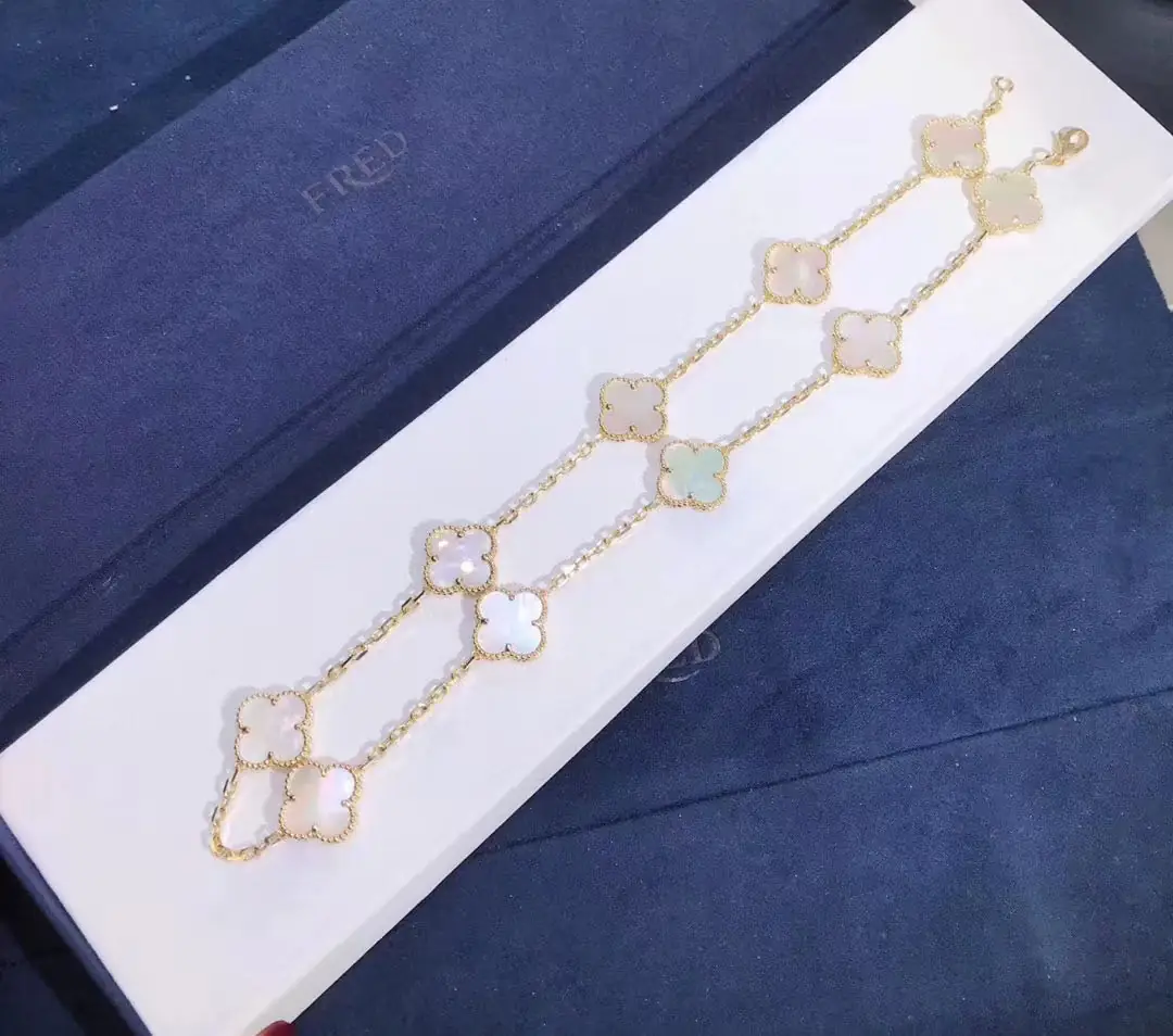 Колье Van Cleef & Arpels Alhambra с 10 мотивами /белый перламутр, желтое золото/ 3