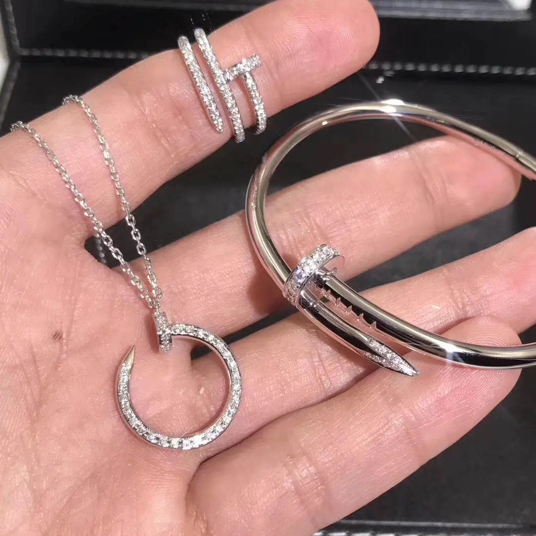 Браслет Cartier Juste un Clou классическая модель /белое золото, бриллианты/