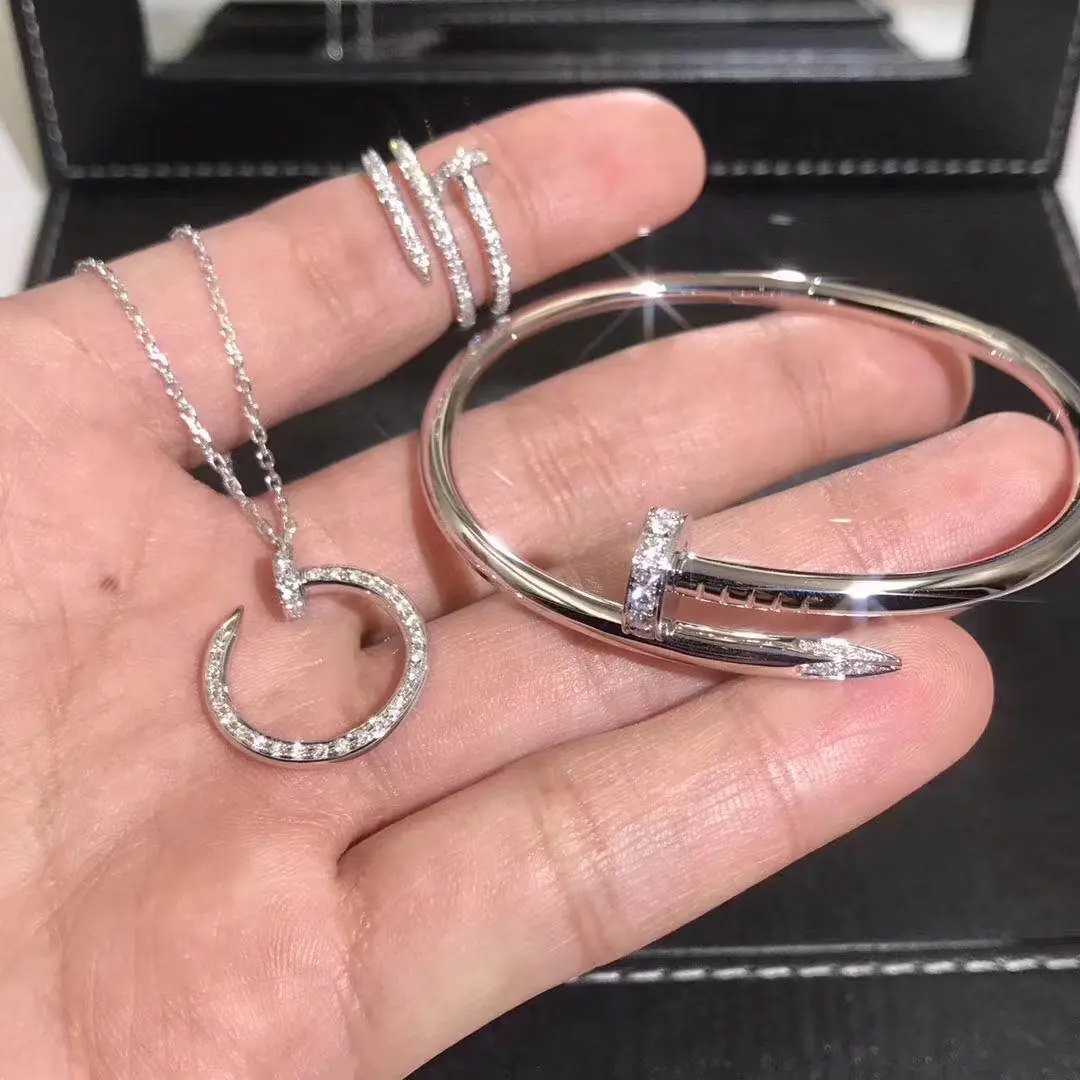 Браслет Cartier Juste un Clou классическая модель /белое золото, бриллианты/