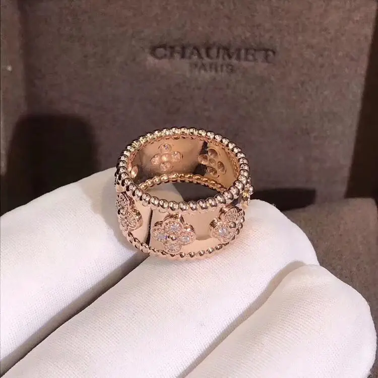 Кольцо Van Cleef & Arpels Perlée Clovers /бриллианты, розовое золото/
