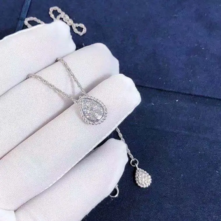 Подвеска Boucheron Serpent Bohème мотив маленького размера /белое золото, бриллианты/