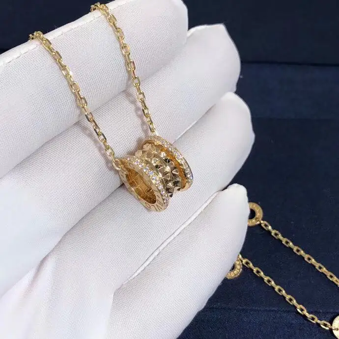 Подвеска Bulgari B.Zero1 Rock с бриллиантовым паве /желтое золото/