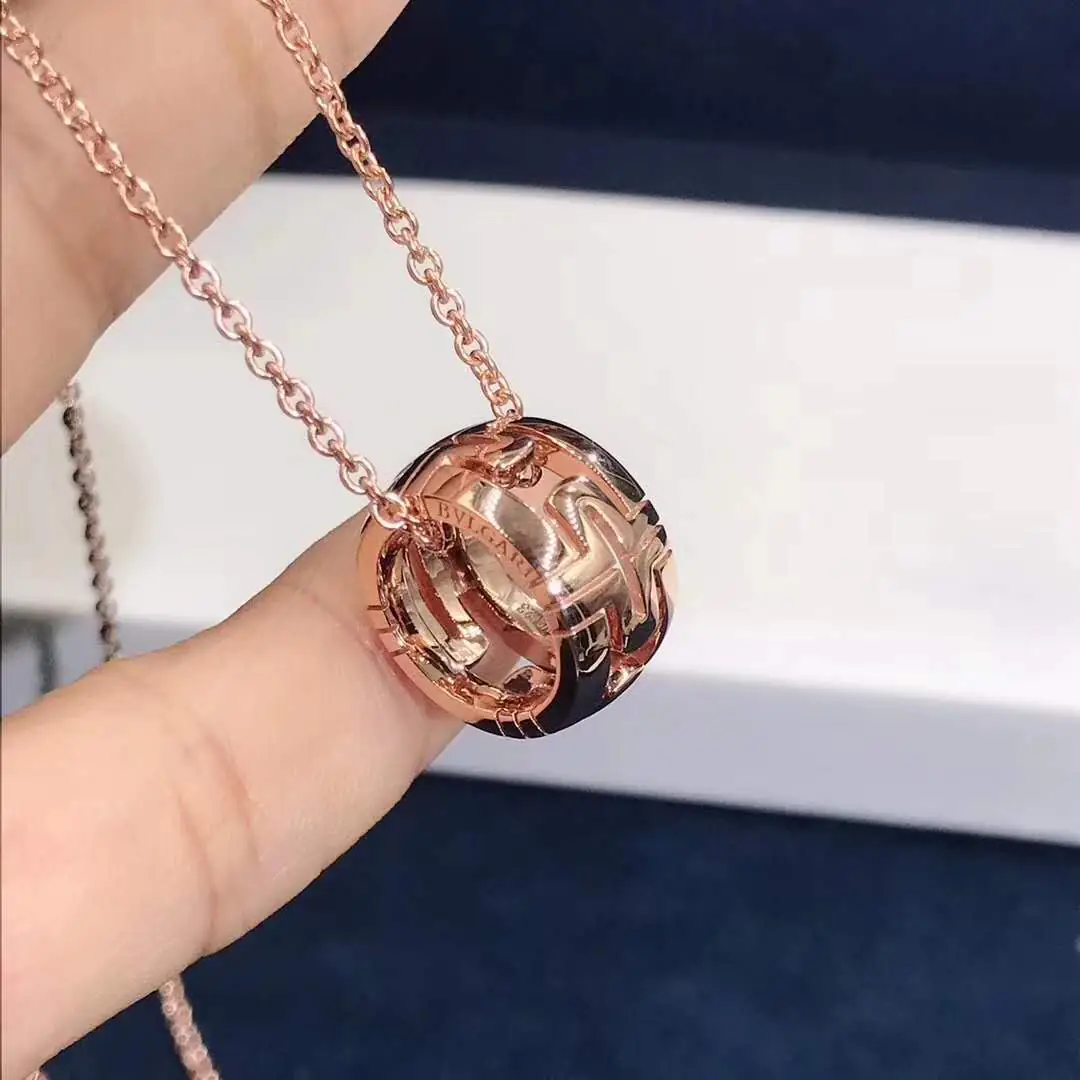 Колье Bvlgari Parentesi с круглой подвеской /розовое золото/