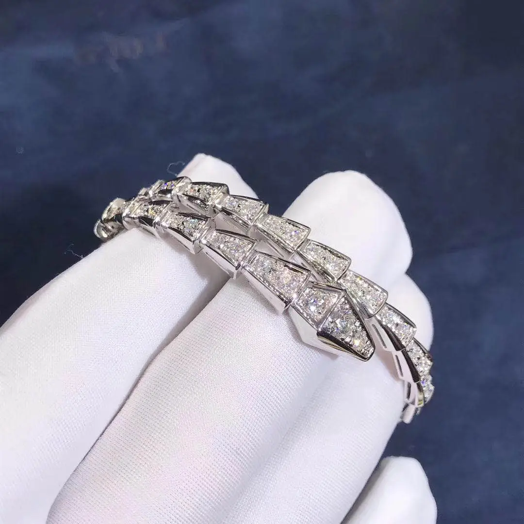 Браслет Bulgari Serpenti с бриллиантовым паве /белое золото/