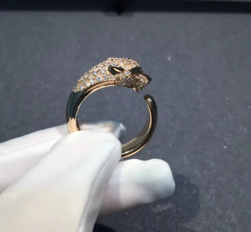 Кольцо Panthere de Cartier /бриллианты, розовое золото/