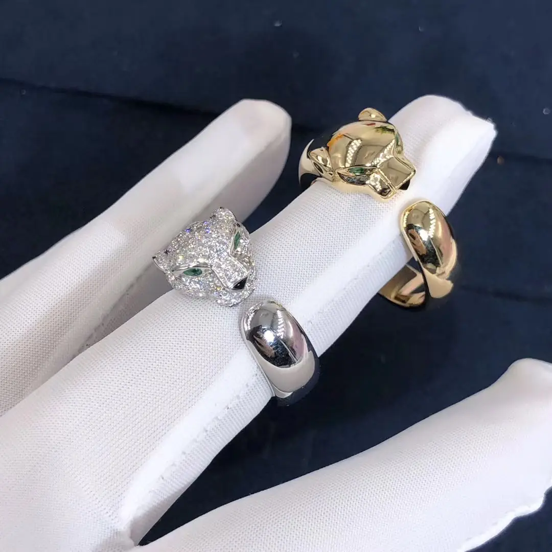 Кольцо Panthere de Cartier /137 бриллиантов, белое золото/