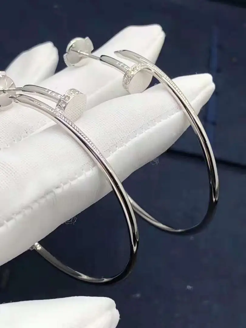 Серьги Cartier Juste un Clou /белое золото, бриллианты/