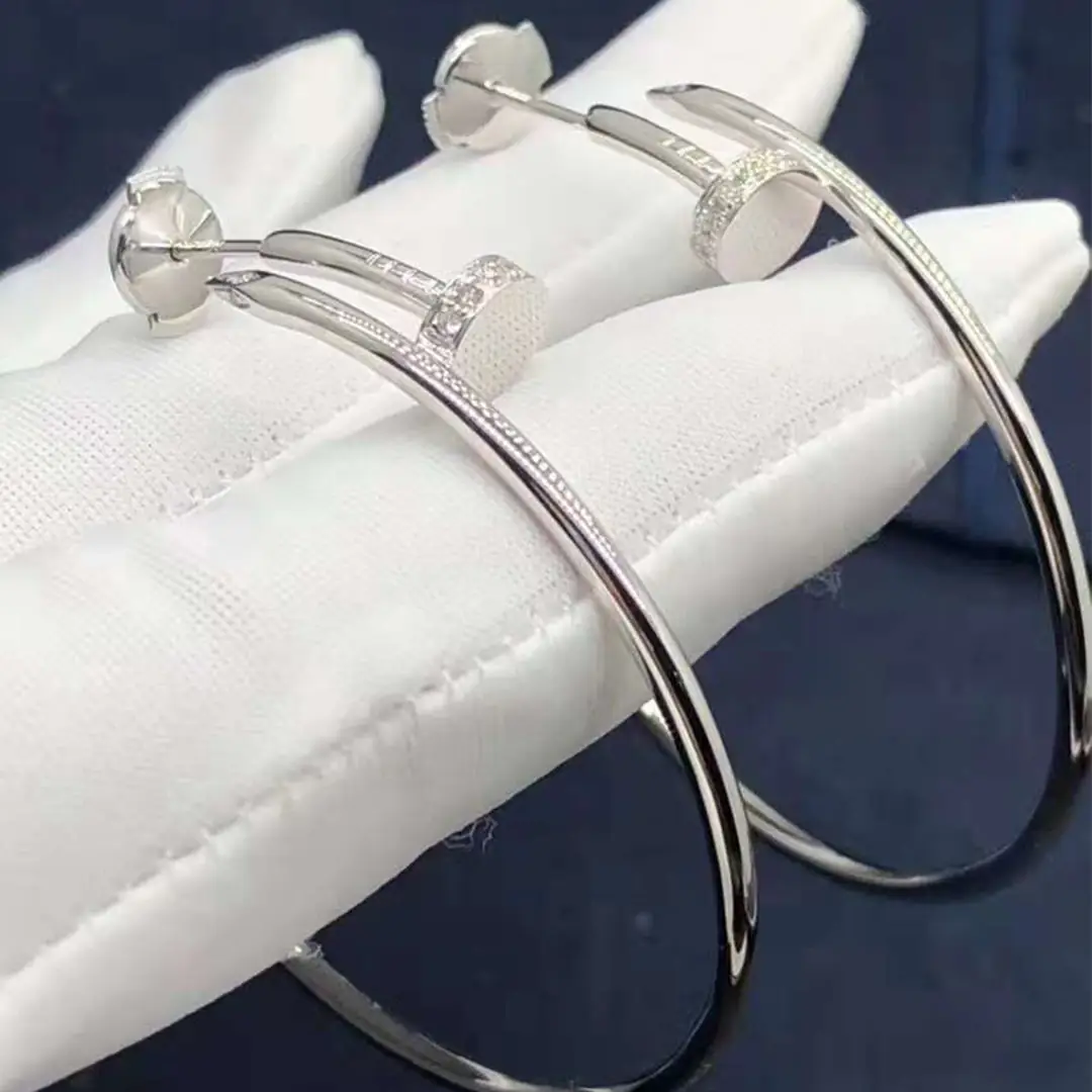 Серьги Cartier Juste un Clou /белое золото, бриллианты/