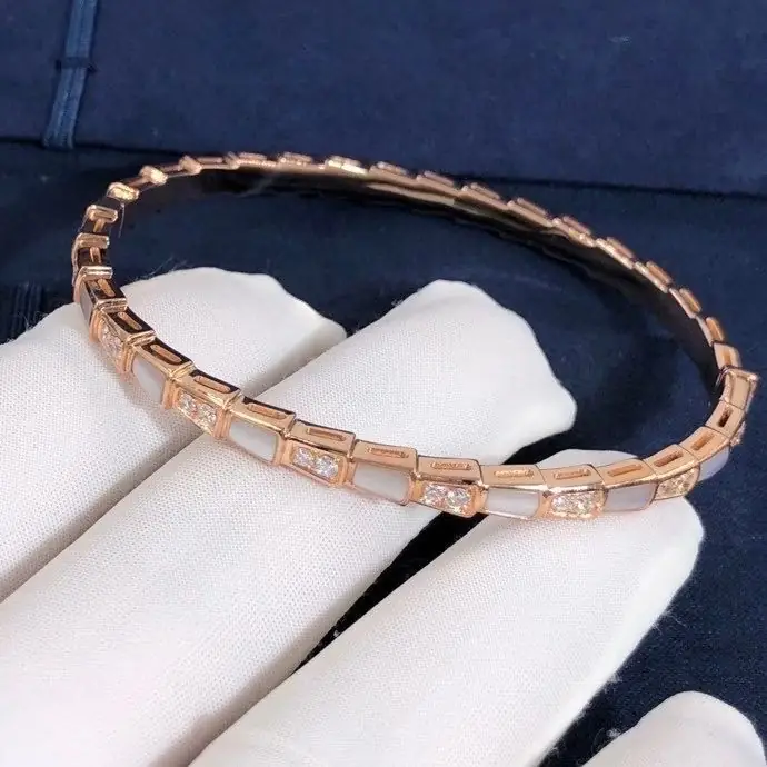 Браслет Bulgari Serpenti /розовое золото, бриллианты, перламутр/