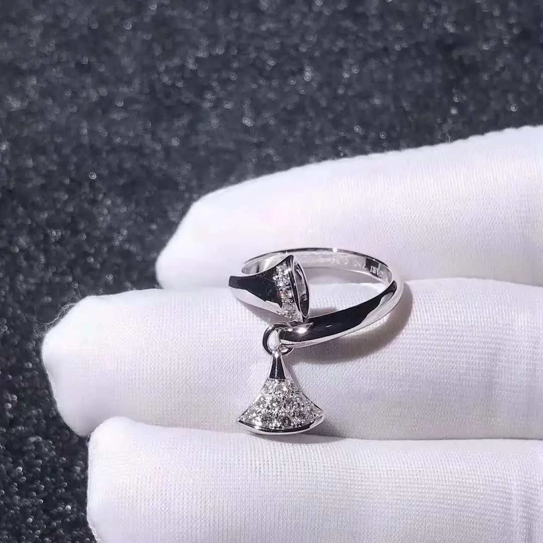 Кольцо Bulgari Divas Dream /бриллианты, белое золото/