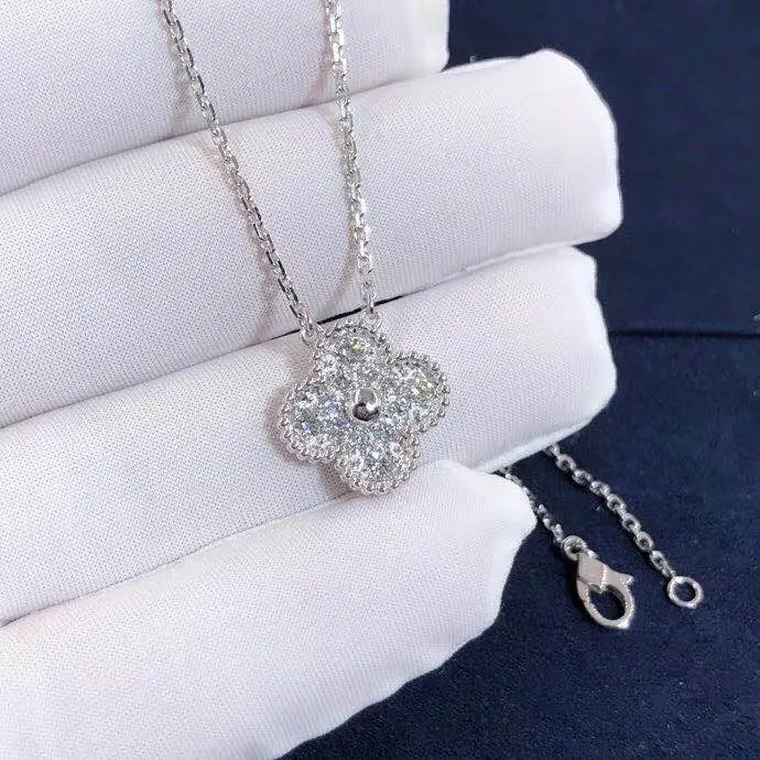 Подвеска Van Cleef &amp; Arpels Vintage Alhambra /бриллианты, белое золото/