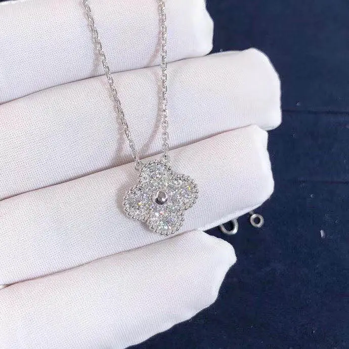 Подвеска Van Cleef & Arpels Vintage Alhambra /бриллианты, белое золото/ 5
