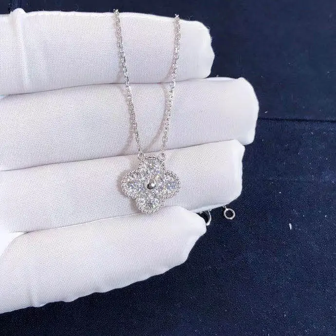 Подвеска Van Cleef & Arpels Vintage Alhambra /бриллианты, белое золото/ 7